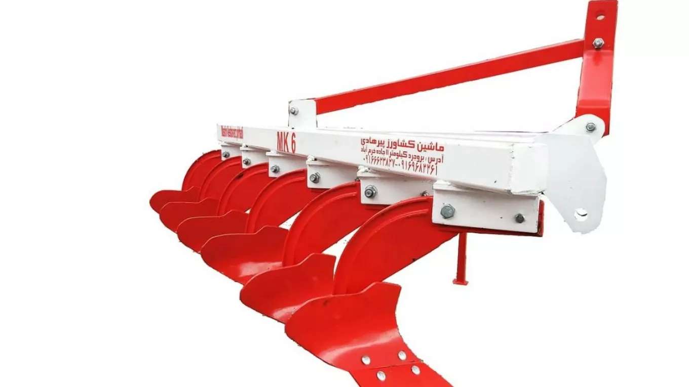 ماشین کشاورز پیرهادی