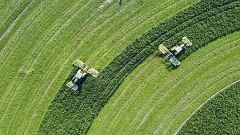 ماشین کشاورز پیرهادی